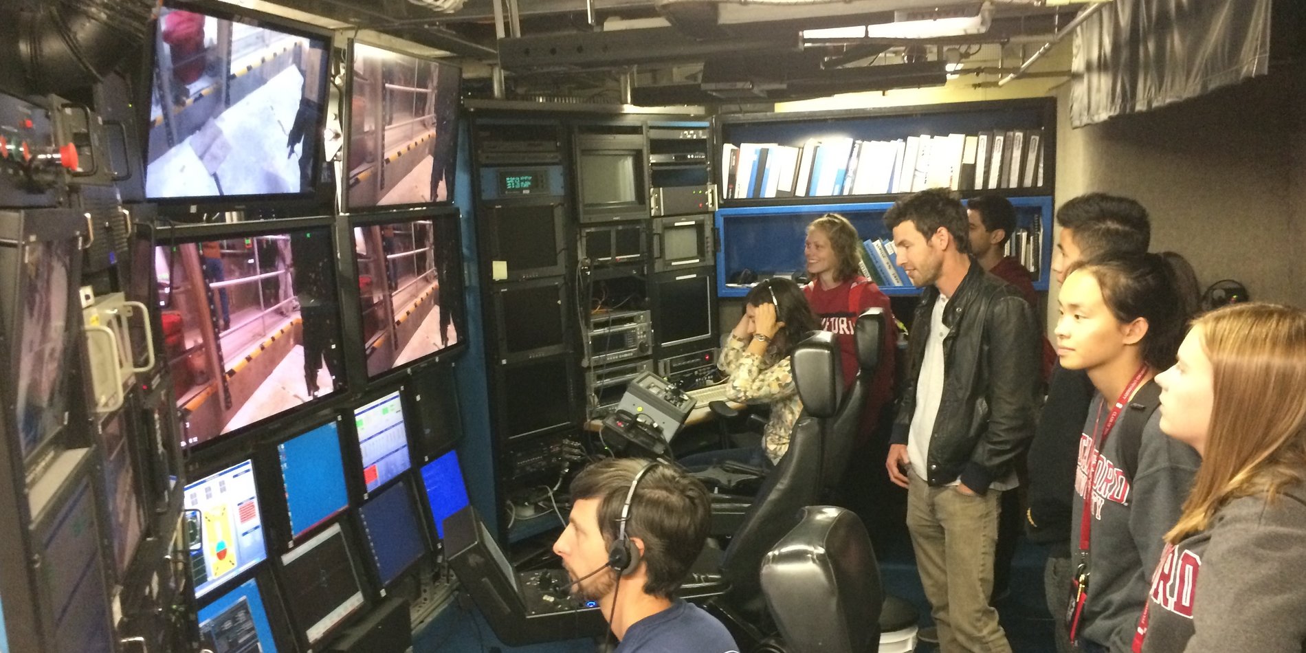 students at Monterey Bay Aquarium Research Institute 