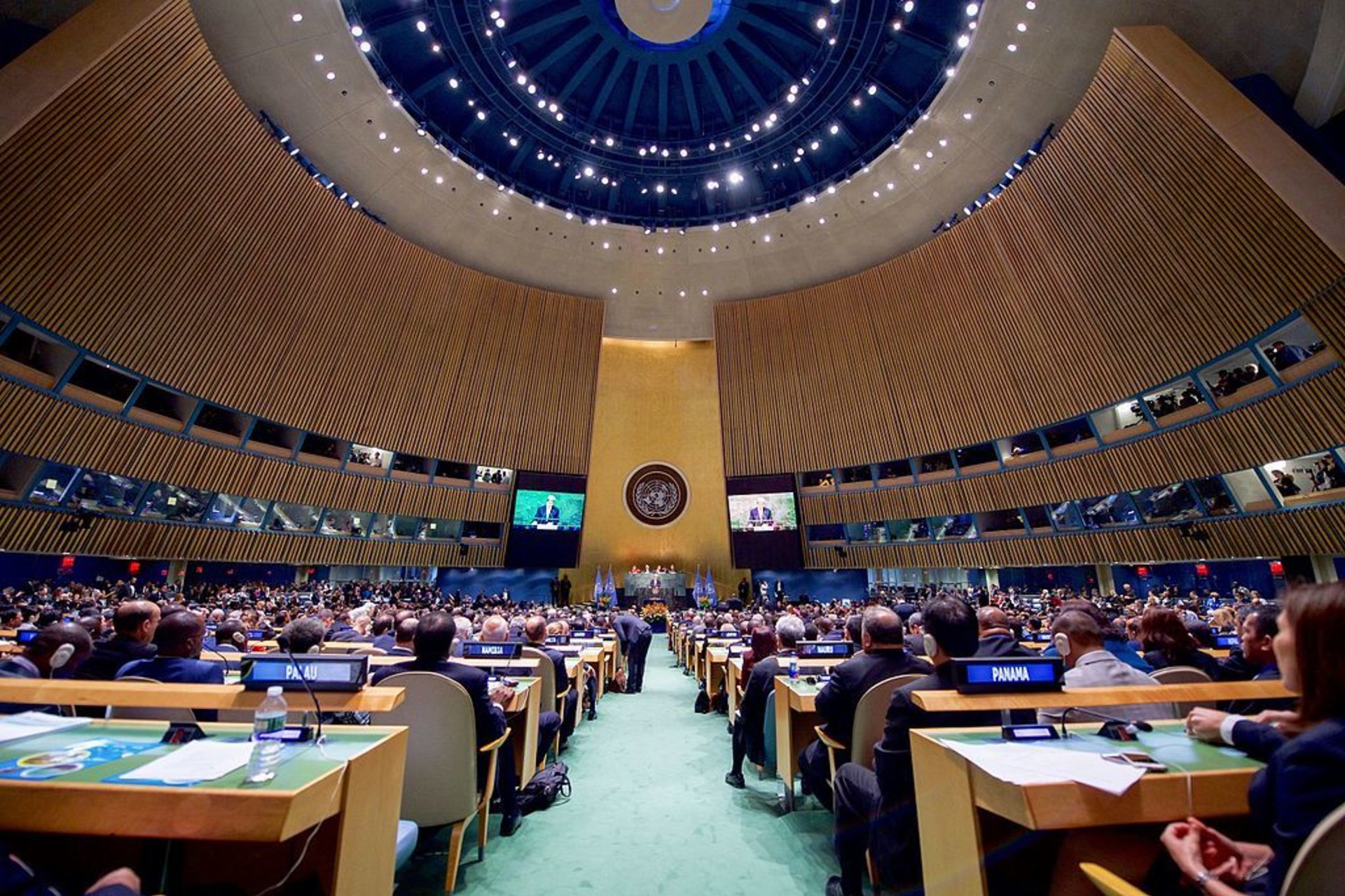 Secretary Kerry Addresses Delegates Before Signing the COP21 Climate Change Agreement on Earth Day in New York.